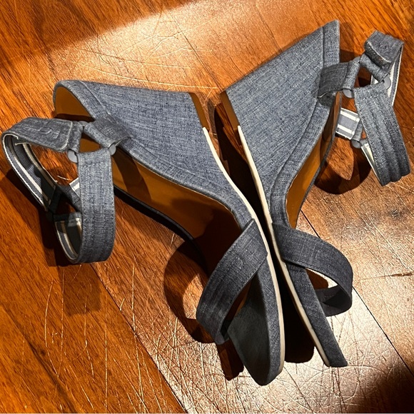 Lacoste Karoly 3 Sandals in Denim - Picture 2 of 12